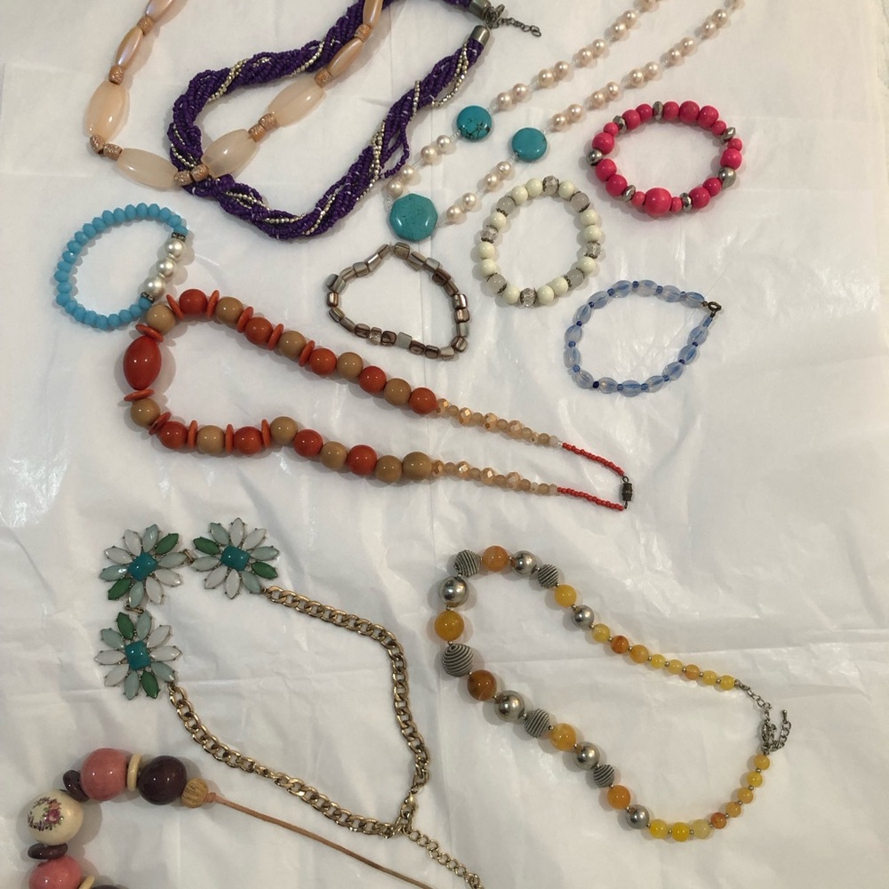 Vintage jewelry lot .